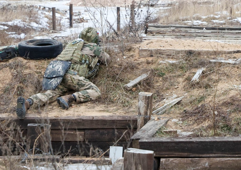 Lực lượng Vũ trang Ukraine đơn giản là không có đủ thời gian để chuẩn bị một chiến dịch tương tự (trong khi quân Nga đã mất khoảng ba tuần để lên kế hoạch). Hơn nữa, quân đồn trú tại Sudzha không có thiết bị phù hợp như lực lượng của chúng ta đã sử dụng. Ảnh: Top War