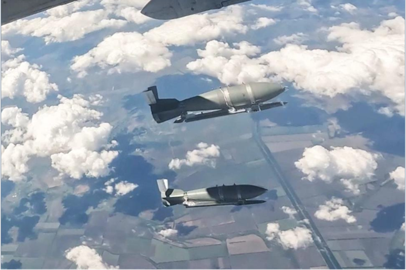 Mật độ giám sát từ đó đến nay chỉ ngày càng gia tăng, làm hạn chế khả năng tiến công của lực lượng phòng không Ukraine. Điều này đồng thời khiến họ không thể “săn lùng” các máy bay ném bom đang thả bom lượn. Ảnh: Bộ Quốc phòng Nga