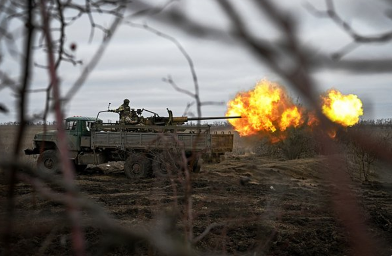 Theo quan sát viên Yuri Podolyaka, các trận chiến ác liệt nhất diễn ra ở khu vực Darino-Nikolayevo, đặc biệt là tại Nikolayevo, nơi được coi là tuyến phòng thủ ngoại vi cuối cùng của quân đội Ukraine trên mặt trận phía tây. Ảnh: TASS