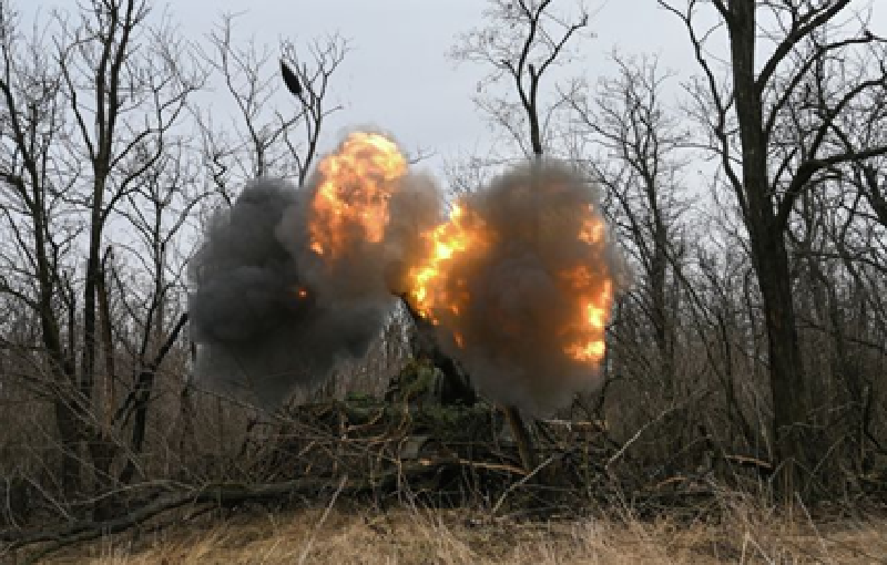 Đầu tuần này, một blogger phía Nga tuyên bố rằng quân đội Nga đã chiếm được ngôi làng này, nhưng hiện tại, có vẻ như quân Nga chỉ kiểm soát được khu vực tây nam của làng. Quân Ukraine liên tục phản công tại đây, cố gắng đẩy Nga vượt qua sông Snagost, nhưng không thành công. Quân Nga đã giữ vững được vị trí ở phần tây nam của ngôi làng và đang cố gắng mở rộng chỗ đứng của mình. Ảnh: RIA Novosti