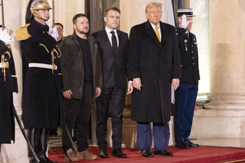 Nỗ lực do Pháp dẫn đầu nhằm thúc đẩy các cuộc thảo luận về việc triển khai binh sĩ trên thực địa được đẩy mạnh sau khi chính quyền Tổng thống Mỹ Donald Trump tuần trước loại châu Âu khỏi các cuộc đàm phán hòa bình. Dù thế nhưng ông Trump đã gợi ý rằng họ có thể đóng vai trò gìn giữ hòa bình tại đó. Ảnh: Bloomberg