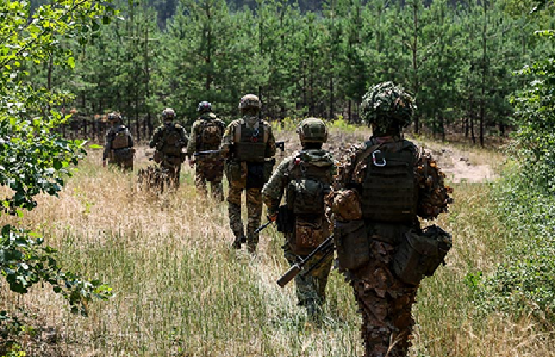 Cho đến nay, Mỹ đã tuyên bố sẽ không gửi quân đến Ukraine. Tờ Reuters, cho biết, đặc phái viên hòa bình của ông Trump, Keith Kellogg, hôm ngày 17/9 gợi ý rằng “chính sách luôn là không loại trừ bất kỳ lựa chọn nào”. Tuy nhiên, cho đến nay, các quốc gia châu Âu vẫn chưa đưa ra nhiều cam kết cụ thể cho nỗ lực này. Ảnh: TASS