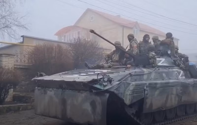 Trong quá trình giao tranh, quân đội Nga phát hiện lực lượng Ukraine tại khu vực này không đông như dự đoán. Mặc dù chưa hoàn toàn giành lại toàn bộ làng Pishchane, nhưng việc kiểm soát khu công nghiệp đã giúp quân đội Nga củng cố thế trận tại đây và loại bỏ mối đe dọa của Ukraine đối với hậu phương Kotlyne. Ảnh: Top War