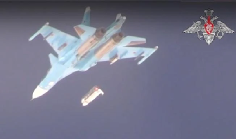 Trước khi vụ ném bom xảy ra, lực lượng phòng không thuộc tập đoàn quân phương Bắc của Nga đã phát cảnh báo phòng không. Theo ghi chép của quân đội Nga, từ 18:43 đến 19:00 cùng ngày, quân đội Ukraine đã phóng 6 quả tên lửa HIMARS từ làng Malaya Rybitsa, thuộc tỉnh Sumy, về phía Sudzha. Ảnh minh họa: Bộ Quốc phòng Nga