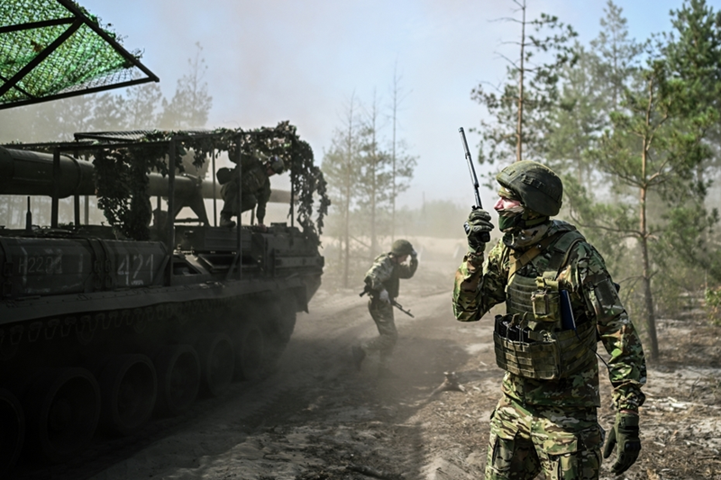 Điều này mở ra nhiều khả năng: quân Nga có thể tiếp tục tiến về biên giới tỉnh sau khi chiếm được Udachne, khởi động chiến dịch Dnipro; hoặc họ có thể tạm dừng tiến công về phía tây để ưu tiên bao vây Pokrovsk từ phía tây; tất nhiên, cũng không loại trừ khả năng quân Nga sẽ thực hiện cả hai mục tiêu đồng thời. Ảnh: RIA Novosti