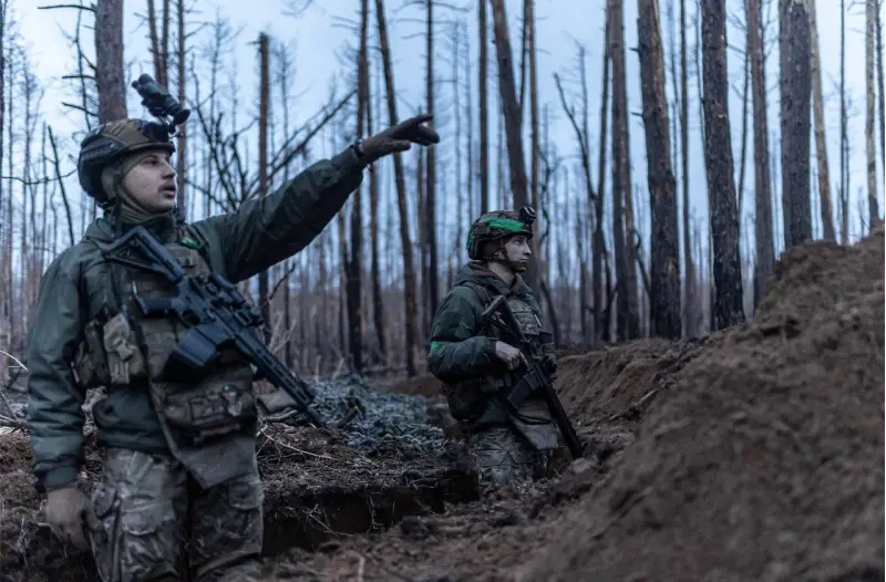 Ngoài ra, quân Ukraine còn tiến hành một chiến dịch rải mìn chiến lược quy mô lớn. Bởi vì họ cần tìm cách đối phó với các chiến thuật tấn công của quân Nga. Nhìn chung, chiến thuật tiến công của Nga chủ yếu gồm hai loại: một là tấn công bằng thiết giáp, hai là đột kích bằng bộ binh. Ảnh: Top War