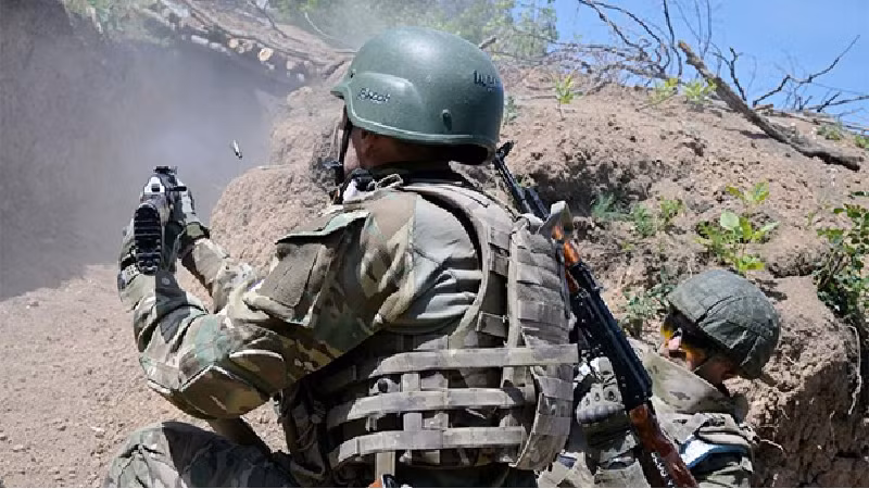 Hiện tại, lực lượng Nga ở Vozdvyzhenka cách Kostiantynivka khoảng 22 km, trong khi lực lượng Nga ở Toretsk cách đó khoảng 11 km. Nếu tốc độ tiến công của quân Nga tại khu vực này giống như tốc độ mà họ đã đạt được ở phía nam Pokrovsk thì có thể vào tháng 5 năm nay, quân Nga sẽ tiến sát vùng ngoại ô phía nam của Kostiantynivka. Ảnh: RIA Novosti