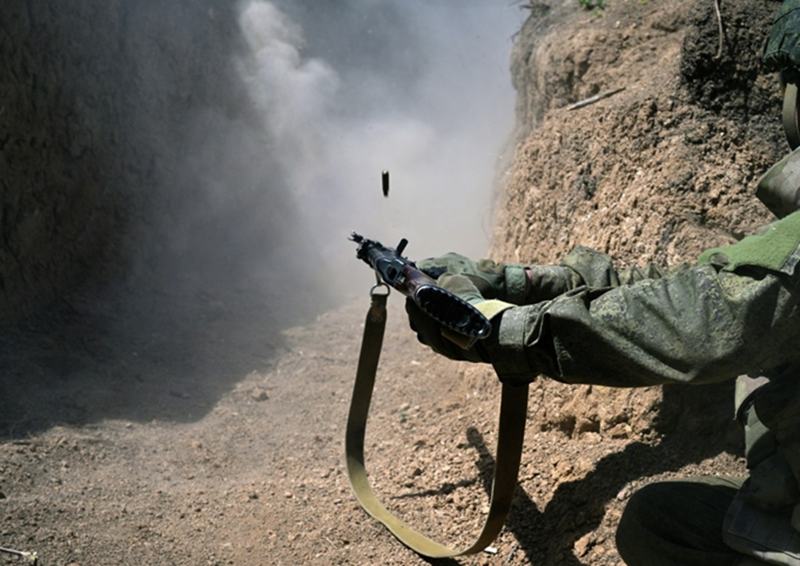 Đáng chú ý là quân đội Nga chưa thể đứng vững ở phía đông nam Kostyantynopil. Lực lượng Nga tấn công vào đây đã bị quân Ukraine đẩy lùi, điều này giúp quân đội Ukraine ở Ulakly có được một chút thời gian để thở. Ảnh: RIA Novosti