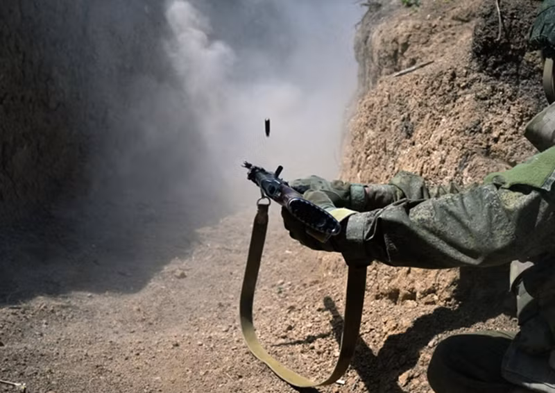 Đáng chú ý là quân đội Nga chưa thể đứng vững ở phía đông nam Kostyantynopil. Lực lượng Nga tấn công vào đây đã bị quân Ukraine đẩy lùi, điều này giúp quân đội Ukraine ở Ulakly có được một chút thời gian để thở. Ảnh: RIA Novosti