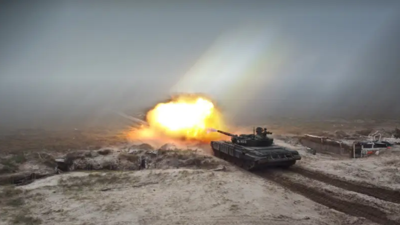 Tuy nhiên, sự can thiệp của NATO cũng làm dấy lên lo ngại trong dư luận quốc tế. Một số phân tích chỉ ra rằng lập trường cứng rắn của NATO có thể khiến Nga thêm tức giận, đẩy xung đột tới bờ vực mất kiểm soát. Dù sao, Tổng thống Putin từng nhiều lần cảnh báo: “Bất kỳ quốc gia nào cố gắng can thiệp vào xung đột Nga–Ukraine đều sẽ phải trả giá đắt.” Ảnh: Topcor