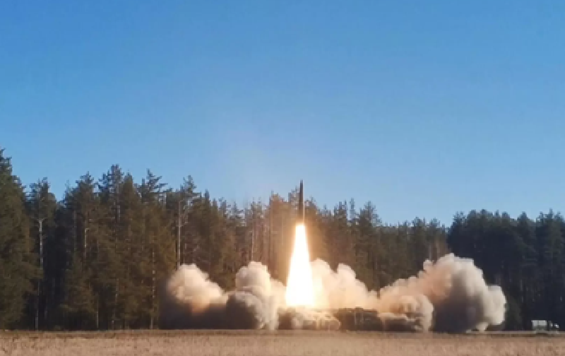 Tên lửa thông thường không thể xuyên thủng được nhiều lớp phòng thủ của nó, và ngay cả bom phá boongke hạng nặng cũng không thể tiêu diệt mục tiêu chỉ bằng một đòn tấn công. Ảnh: Sputnik