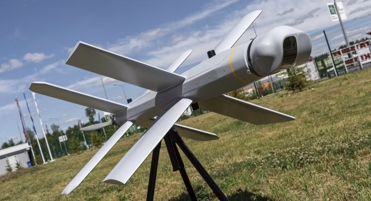 Cuối cùng trong danh sách là một trong những hệ thống UAV được chế tạo thành công nhất của Nga và đã được đưa vào sử dụng tích cực trên chiến trường Ukraine. ZALA Lancet được ra mắt lần đầu tiên vào tháng 6/2019 và được thử nghiệm thực tế ở Syria.