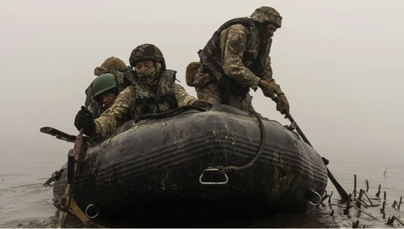 Đến ngày 10/2, các đơn vị tấn công của Nga đã vượt sông Loknya thành công và thiết lập được chỗ đứng trên bờ đông. Đến thời điểm này, gần như toàn bộ khu vực phía bắc của ngôi làng đã nằm dưới sự kiểm soát của quân đội Nga. Ảnh minh họa