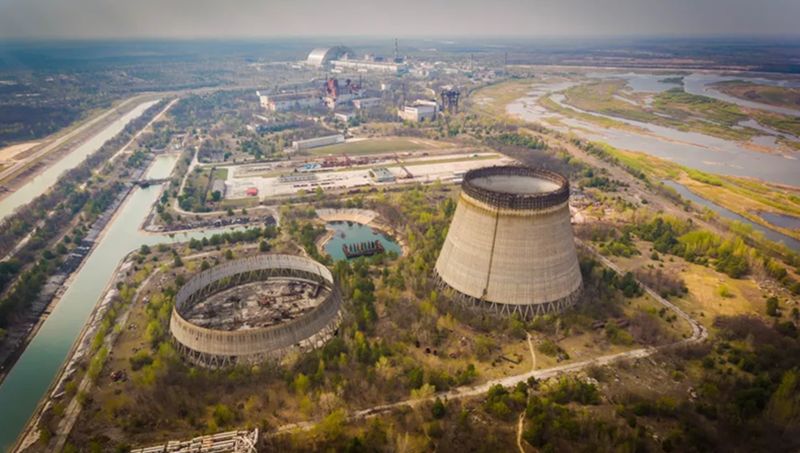 Dù đã qua gần 40 năm, Chernobyl vẫn là một mối đe dọa tiềm tàng đối với Ukraine và thế giới. Việc bảo trì và giám sát khu vực này là điều cần thiết nhằm đảm bảo an toàn. Tuy nhiên, trước nguy cơ từ các cuộc tấn công như vừa qua, thế giới cần phải tìm ra giải pháp hiệu quả hơn để bảo vệ khu vực này tránh khỏi những thảm họa từng bóng quay trở lại. Ảnh minh họa