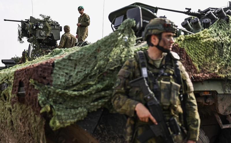 Phải mất bao lâu để đào tạo một sĩ quan phòng không có thể nhanh chóng phát hiện tên lửa đạn đạo tấn công, tính toán vị trí và phương hướng của tên lửa theo thời gian thực, chỉ huy chính xác để đánh chặn tên lửa phòng không ở những điểm quan trọng? Ảnh: Getty Images