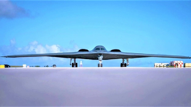 Hiện tại, chiếc B-21 Raider đầu tiên, được gọi là T-1, đang được thử nghiệm bay tại Căn cứ Không quân Edwards (AFB). Các thử nghiệm này rất cần thiết để đánh giá hiệu suất khí động học, khả năng tàng hình và hệ thống điện tử hàng không tiên tiến của máy bay ném bom trong điều kiện thực tế. Ảnh: wikipedia.org