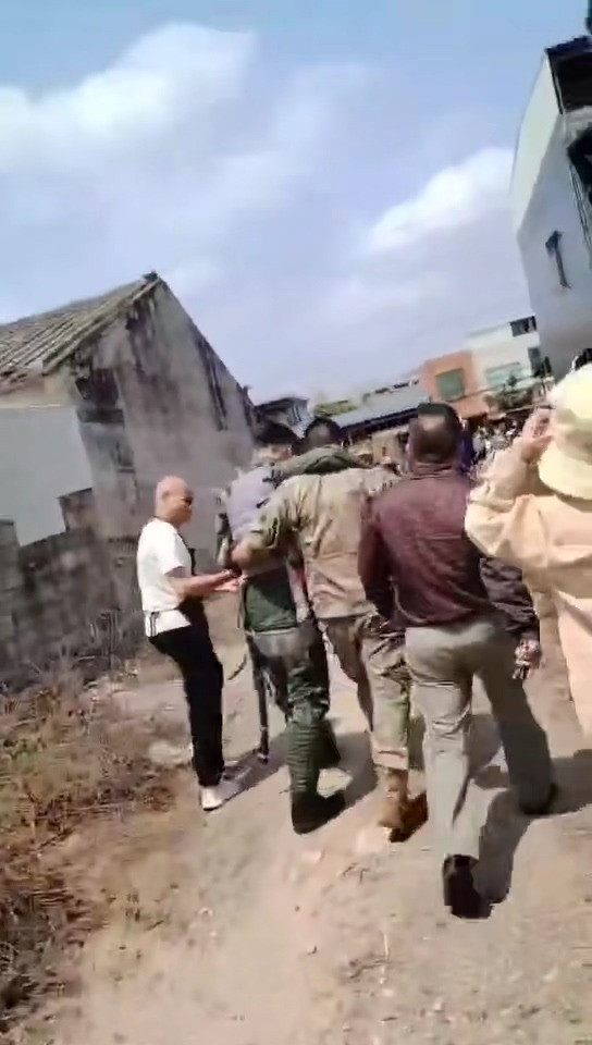 Đây không phải là lần đầu tiên máy bay quân sự Trung Quốc liên quan đến các vụ tai nạn. Trước đó vào tháng 3/2019, một máy bay chiến đấu của Hải quân Trung Quốc bị rơi trong một cuộc tập trận ở tỉnh Hải Nam, vụ tai nạn đã khiến cả hai phi công trên máy bay thiệt mạng, nhưng vẫn chưa có thông tin chi tiết về mẫu máy bay bị tai nạn. Ảnh X