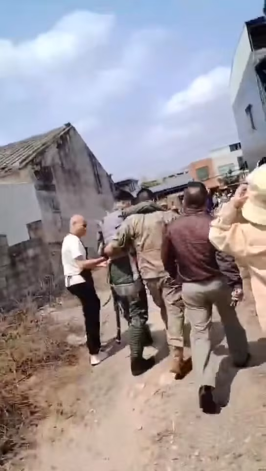 Đây không phải là lần đầu tiên máy bay quân sự Trung Quốc liên quan đến các vụ tai nạn. Trước đó vào tháng 3/2019, một máy bay chiến đấu của Hải quân Trung Quốc bị rơi trong một cuộc tập trận ở tỉnh Hải Nam, vụ tai nạn đã khiến cả hai phi công trên máy bay thiệt mạng, nhưng vẫn chưa có thông tin chi tiết về mẫu máy bay bị tai nạn. Ảnh X