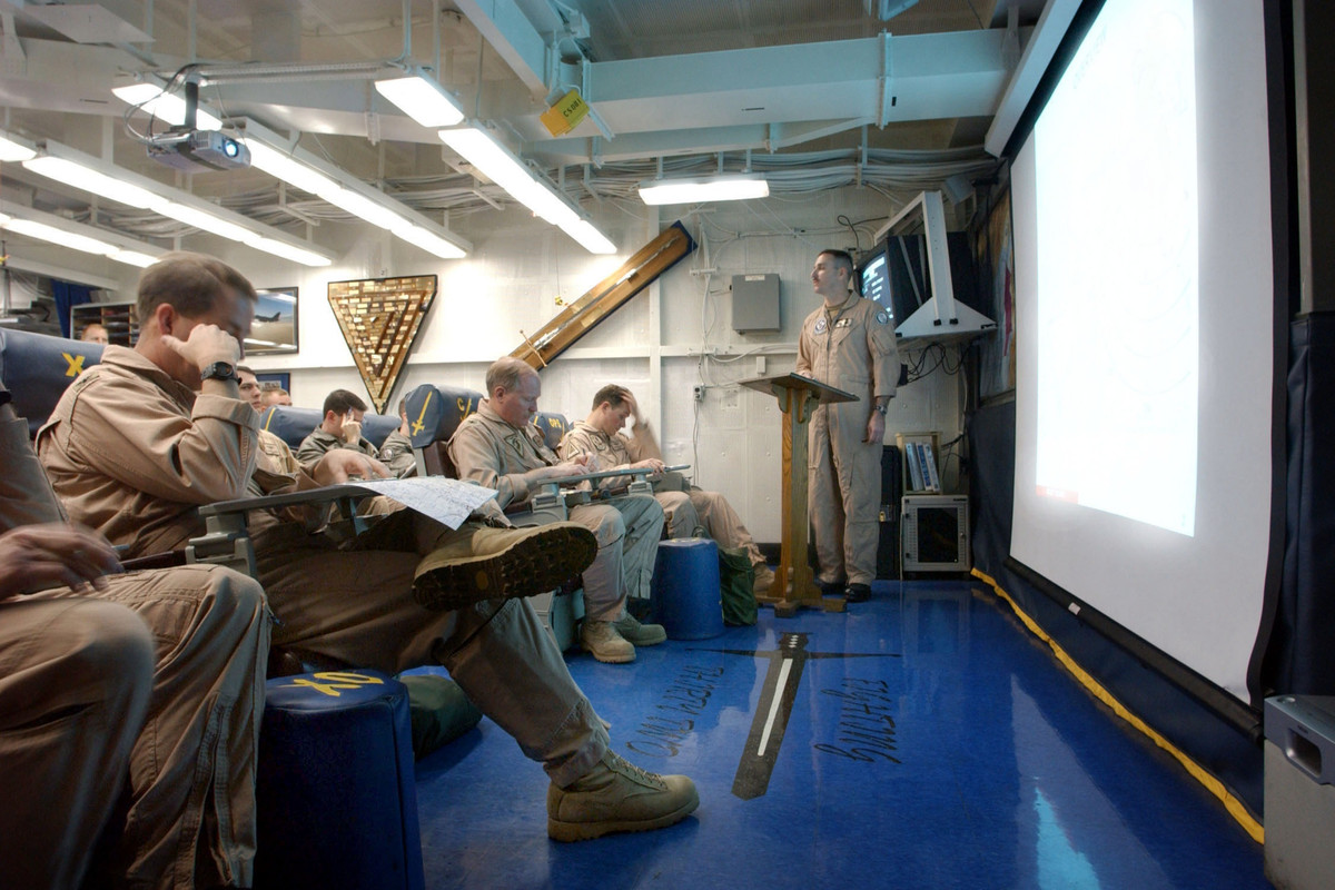 Không những thế, một số thành viên trên tàu sân bay đã có cơ hội theo đuổi bằng tiến sĩ và thạc sĩ nhờ internet tốt hơn, trong khi những người khác có thể giải quyết các vấn đề cá nhân hoặc pháp lý mà họ đã để lại ở nhà. Một sĩ quan đã có thể ủy quyền cho vợ mình từ xa khi ông vẫn đang thực hiện nhiệm vụ trên tàu.