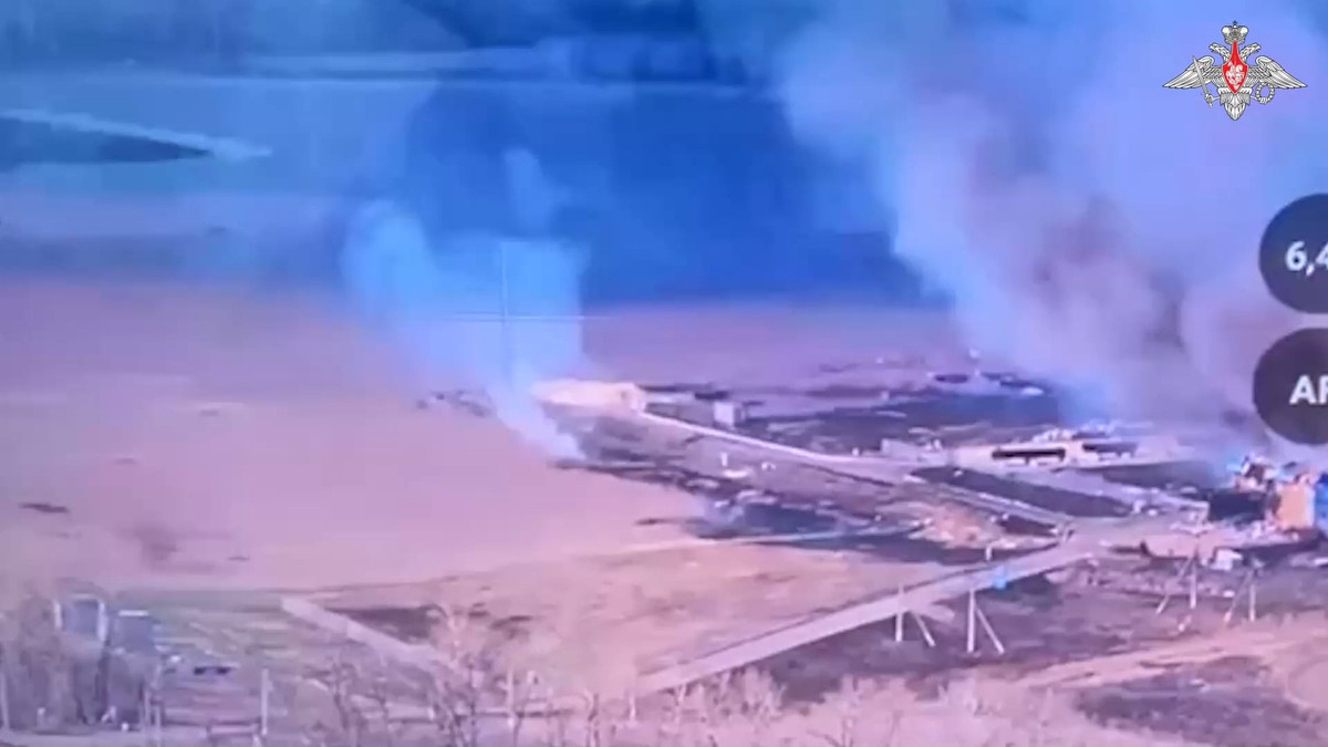 Cả hai nước đều cung cấp cho Ukraine vũ khí tiên tiến, bao gồm tên lửa hành trình Storm Shadow của Anh và tên lửa SCALP của Pháp, có khả năng tương tự như tên lửa đạn đạo ATACMS do Mỹ sản xuất. Những vũ khí này có thể phóng tên lửa tầm ngắn với dữ liệu vệ tinh dẫn đường chính xác.