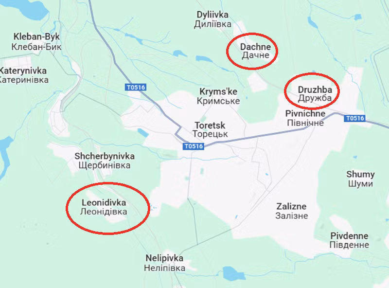 Viện Nghiên cứu Chiến tranh Mỹ (ISW) cho biết, tại hướng Toretsk, lực lượng đang tham chiến gồm Tập đoàn quân hợp thành số 51 và số 8 thuộc cụm quân “Phía Nam”. Các đơn vị này đang tập trung mũi nhọn xung quanh Toretsk, đã giải phóng một số ngôi làng khỏi sự kiểm soát của Ukraine (bao gồm Druzhba, Dachne và Leonidivka), đồng thời chiếm lĩnh các cao điểm chiến lược. Ảnh: Google Maps