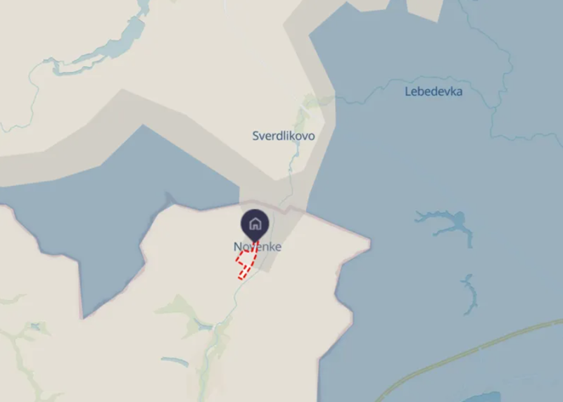 Theo nhà quan sát Yuri Podolyaka, ngày 28/2, Trung đoàn 56 của quân đội Nga đã tiến vào làng Novenke và củng cố vị trí tại đây. Trên thực tế, ngôi làng này đã không còn tồn tại nữa—nó đã bị san phẳng bởi các cuộc không kích, chỉ còn lại đống đổ nát và một khu rừng cháy rụi. Ảnh: Deep State