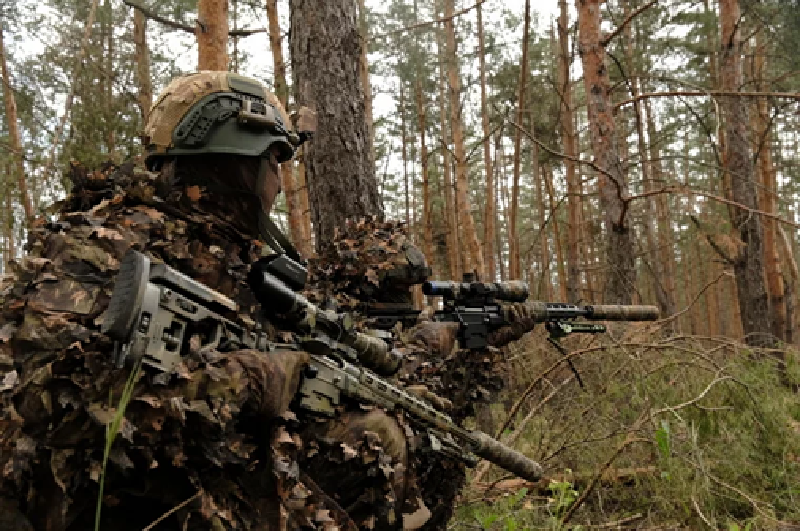 Tất nhiên, trong thời gian tới, quân đội Nga cũng sẽ thực hiện một loạt hành động để hóa giải cuộc tấn công của Ukraine và ngăn chặn nguy cơ phần chồi ra bị cắt đứt. Nga có thể mở cuộc tấn công ở Novooleksandrivka và cố gắng san phẳng chiến tuyến giữa khu vực này và Nadiivka. Nếu thành công, điều này sẽ củng cố bên sườn của phần nhô ra, giảm nguy cơ Ukraine tiến công vào Novotroitske. Ảnh: Bộ Quốc phòng Nga