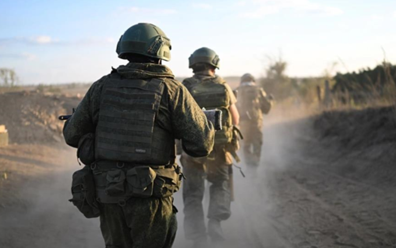 Đồng thời, quân đội Nga sẽ điều động lực lượng phản công vào Pishchane nhằm giành lại các vị trí đã mất. Dữ liệu ngày 12/2 cho thấy quân đội Ukraine đã kiểm soát gần như toàn bộ khu vực phía bắc ngôi làng. Theo nhà quan sát quân sự Yuri Podolyaka, hàng ngày, lực lượng thiết giáp của Ukraine vẫn tiếp tục tiến vào Pishchane để phối hợp với bộ binh mở rộng cuộc tấn công xuống phía nam của ngôi làng. Ảnh: RIA Novosti