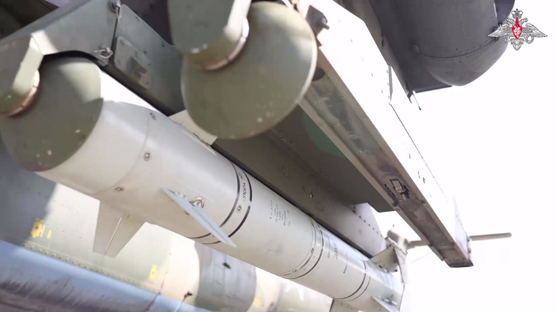 Bổ sung quan trọng nhất cho vũ khí của trực thăng Nga là sự xuất hiện của tên lửa dẫn đường đa năng hạng nhẹ (LMUR), còn được gọi là “Izdeliy 305” hoặc “Izdeliye 305E” trong phiên bản xuất khẩu. Ảnh: Bộ Quốc phòng Nga