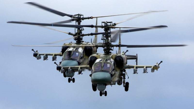 Điều này được chứng minh qua nhiều hình ảnh có định vị địa lý, xác nhận việc phá hủy một số lượng lớn mục tiêu của Ukraine. Ngay từ đầu cuộc tấn công của Lực lượng Vũ trang Ukraine (VSU) vào tỉnh Kursk, các trực thăng tấn công Ka-52 đã nhanh chóng tham gia giao chiến với quân đội Ukraine xuất hiện tại khu vực biên giới. Ảnh: Military Africa