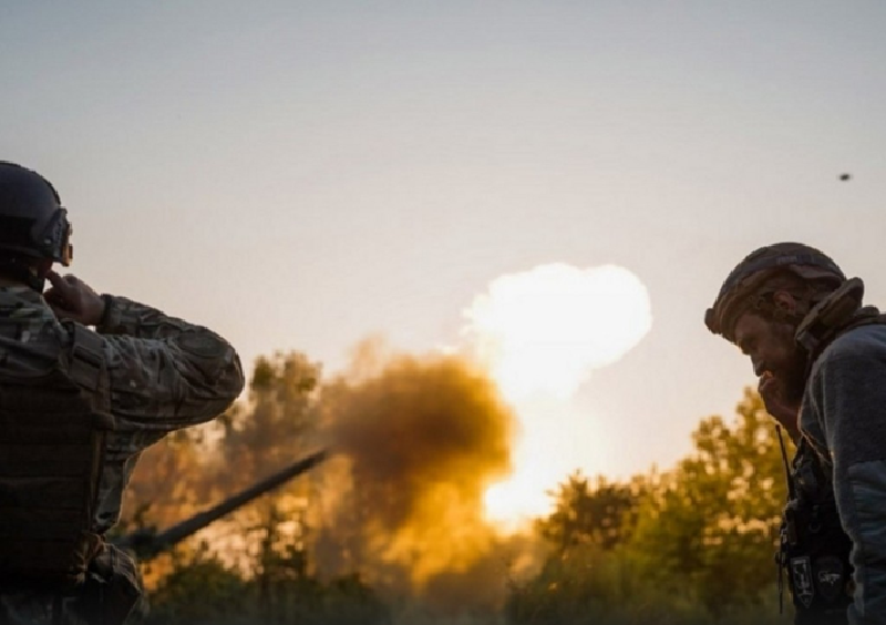 Quan trọng nhất, kế hoạch trao đổi lãnh thổ của ông Zelensky về cơ bản đã thất bại. Sau bốn ngày liên tiếp thất thủ, quân đội Ukraine đã mất phần lớn khu vực kiểm soát tại Kursk, trong đó bao gồm cả trung tâm phòng ngự Sudzha. Theo truyền thông Nga, vào ngày 11/3, phòng tuyến mới mà quân Ukraine cố gắng thiết lập tại Kazachya Locknya đã bị Nga dễ dàng chiếm giữ. Toàn bộ vùng đất rộng hàng trăm km² ở phía bắc và phía đông ngôi làng này đã bị Nga thu hồi. Ảnh: News.ru