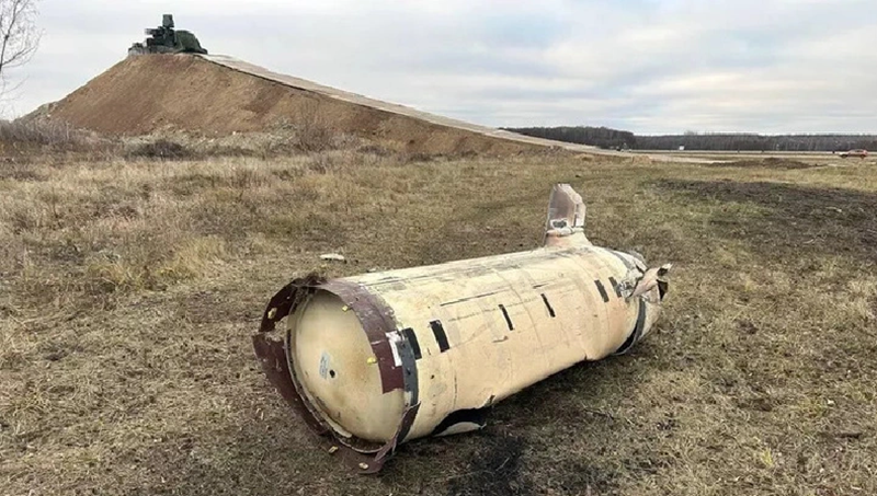 Mỹ trước đó đã từ chối cung cấp Hệ thống tên lửa chiến thuật lục quân (ATACMS) cho Ukraine, lo ngại rằng Quân đội Ukraine có thể sử dụng loại vũ khí này để tấn công sâu vào lãnh thổ Nga, dẫn đến leo thang xung đột. Tuy nhiên, đến mùa xuân năm nay, Tổng thống Joe Biden không còn phản đối. Ảnh: RIA Novosti.