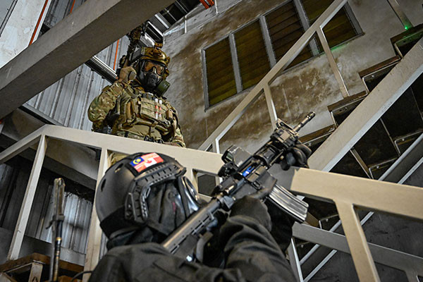 Sau sự kiện 11/9, JTF2 được triển khai tới Afghanistan, tham gia vào các chiến dịch chống Taliban và Al-Qaeda cùng với lực lượng đặc nhiệm quốc tế. Trong giai đoạn này, JTF2 đã bắt giữ và tiêu diệt nhiều phần tử khủng bố, đóng góp quan trọng vào nỗ lực chống khủng bố toàn cầu.