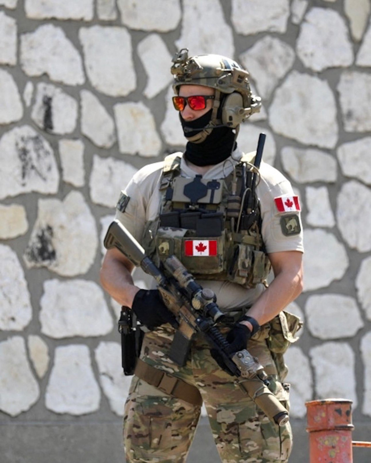 Được thành lập vào tháng 4/1993, đặc nhiệm JTF2 trực thuộc Bộ Tư lệnh Lực lượng Hoạt động Đặc biệt Canada (CANSOFCOM) và đóng vai trò then chốt trong việc bảo vệ lợi ích quốc gia.