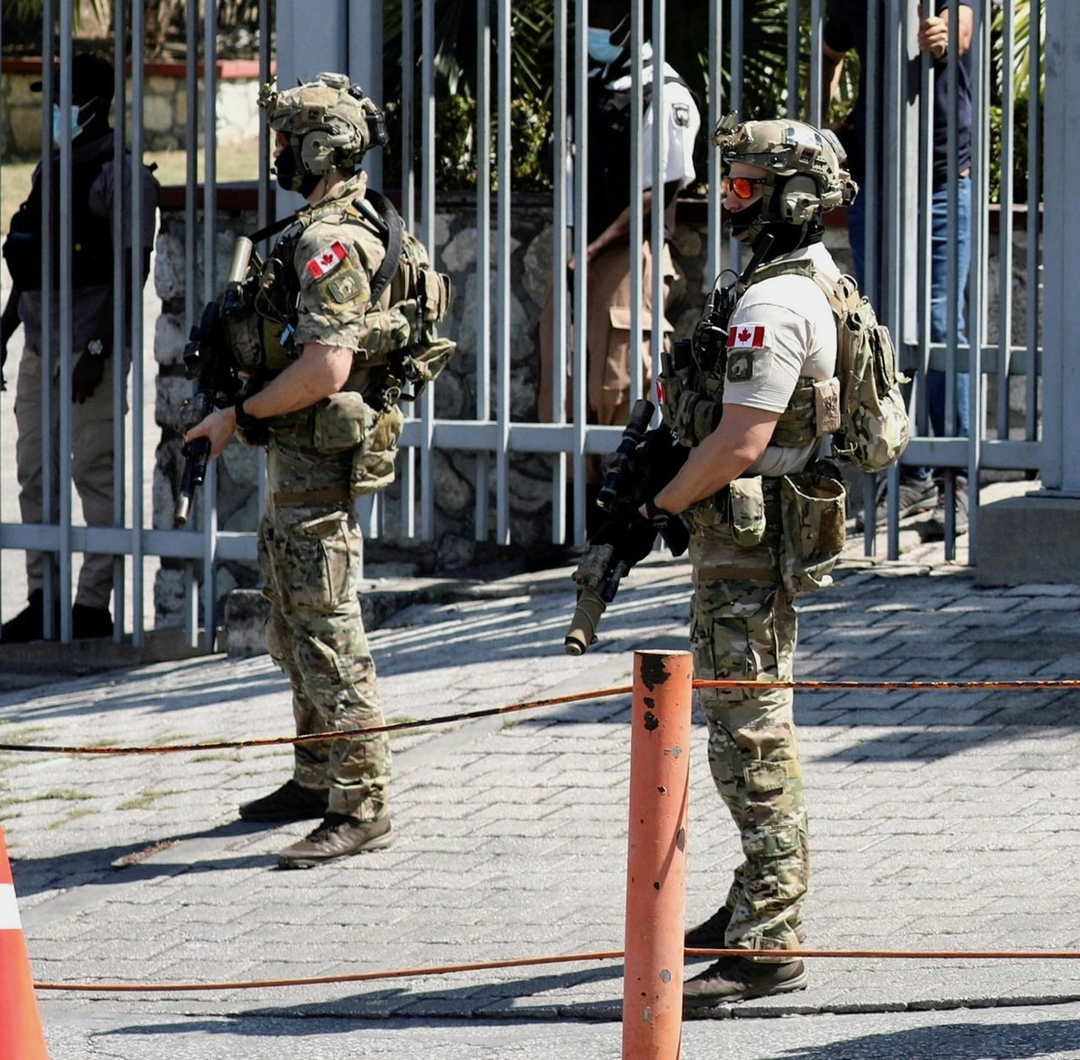 JTF2 còn được triển khai để bảo vệ Đại sứ quán Canada và hỗ trợ ổn định tình hình trong bối cảnh bất ổn chính trị tại Haiti.