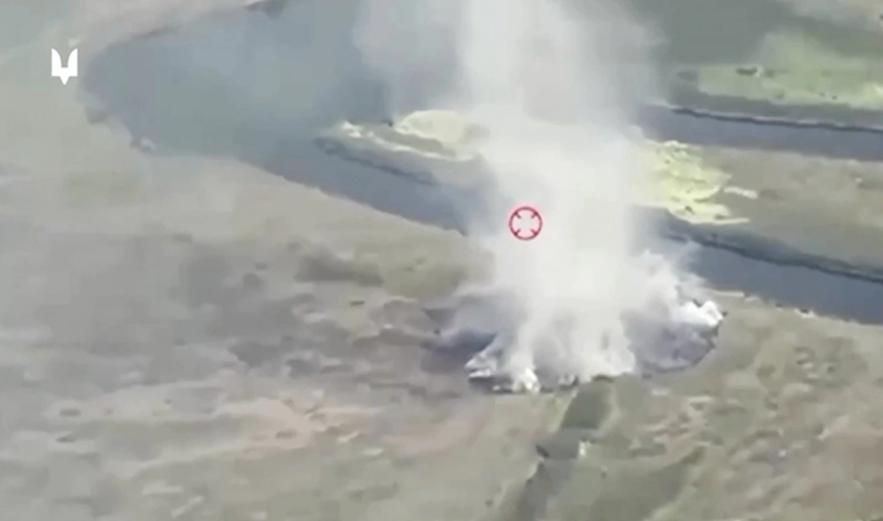 Trong vài ngày qua, Nga đã dồn dập không kích khu vực này, các trận đánh giành ga tàu và tiến công dọc đường bộ diễn ra liên tục, buộc các ngôi làng xung quanh phải sơ tán quy mô lớn. Trò chơi giành giật tài nguyên và lãnh thổ giữa hai bên rõ ràng sẽ chưa thể sớm kết thúc. Ảnh minh họa: Reuters