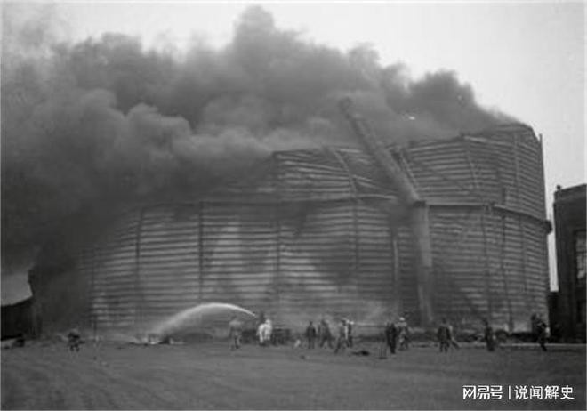 4. Vụ nổ đồng hồ đo khí đốt: Ngày 14/11/1927, chiếc đồng hồ đo khí đốt hình trụ lớn nhất thế giới, nằm ở trung tâm công nghiệp Pittsburgh, Pennsylvania, đã bị rò rỉ. Khoảng 10 giờ sáng, khi các thợ sửa chữa đang tìm kiếm điểm rò rỉ bằng đèn khò, ngọn lửa đã đốt cháy khí đốt bị rò rỉ.