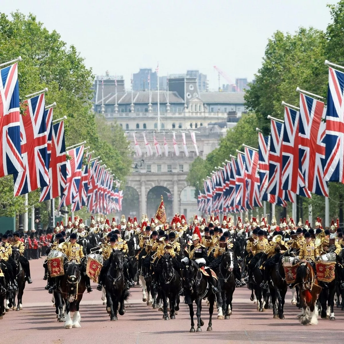 Vương quốc Anh đứng thứ 6 trong danh sách với chỉ số sức mạnh là 0,1785, nhờ các khoản đầu tư quốc phòng lớn trong năm 2024 và những ảnh hưởng chiến lược của quốc gia này trên toàn cầu.