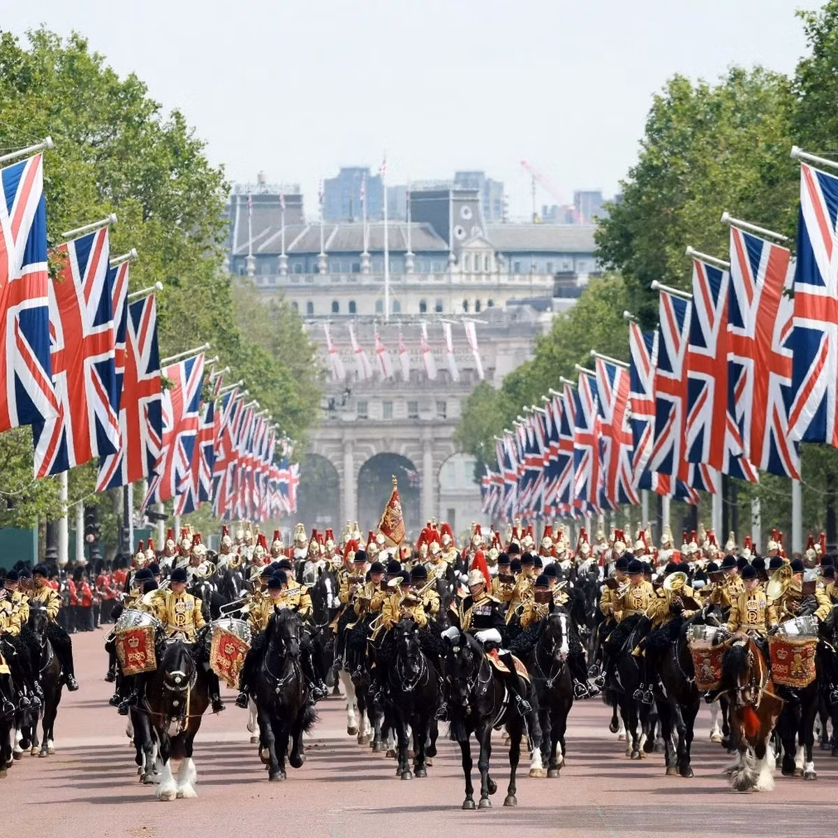 Vương quốc Anh đứng thứ 6 trong danh sách với chỉ số sức mạnh là 0,1785, nhờ các khoản đầu tư quốc phòng lớn trong năm 2024 và những ảnh hưởng chiến lược của quốc gia này trên toàn cầu.