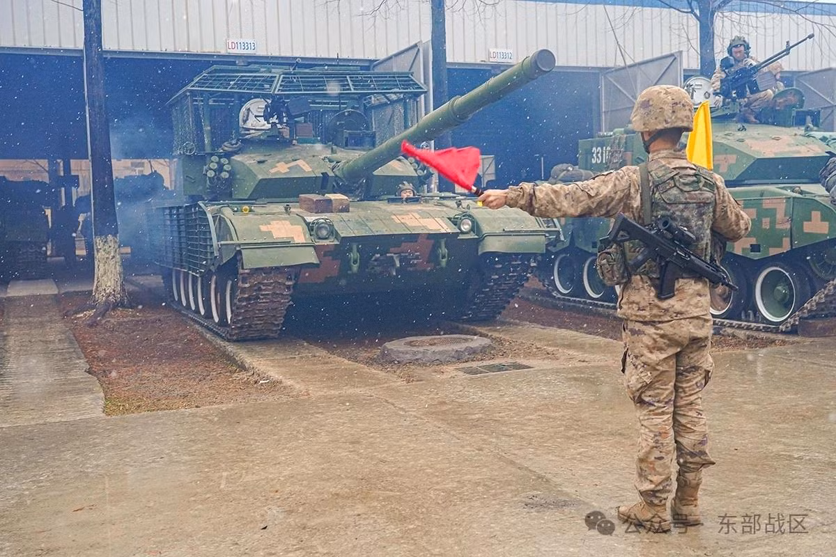 Trung Quốc thử nghiệm hệ thống bảo vệ xe tăng uy lực - Hình 9 Trung Quoc thu nghiem he thong bao ve xe tang uy luc-Hinh-9