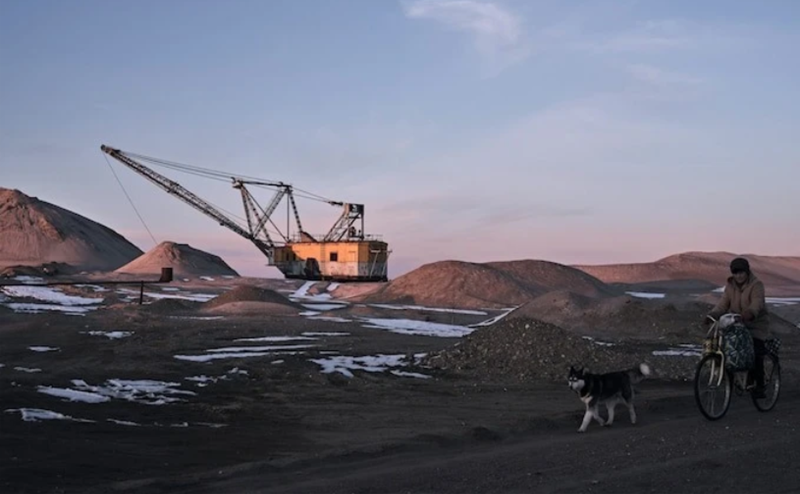 Hơn nữa, tất cả doanh thu từ tài nguyên khoáng sản phải được ưu tiên dùng để trả nợ cho Mỹ vì các khoản hỗ trợ Ukraine. Ngoài ra, Tổng thống Volodymyr Zelensky cũng công khai thừa nhận rằng Ukraine đã cạn kiệt tài chính và nếu muốn tiếp tục chiến đấu, các nước phương Tây phải cung cấp thêm nhiều hỗ trợ hơn nữa. Ảnh: Kyiv Independent