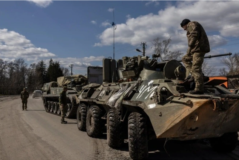 Nếu phá hoại, nó có thể cho thấy quân Ukraine hoặc các nhóm kháng chiến đã thâm nhập sâu hơn vào vùng lãnh thổ bị chiếm đóng so với những đánh giá trước đây, một giả thuyết được củng cố bởi các cuộc tấn công trước đó và sự hiện diện mờ ám của các mạng lưới kháng chiến. Việc mất đi một radar 96L6E, trị giá hàng chục triệu đô la, không chỉ là tổn thất tài chính mà còn là đòn giáng mạnh về mặt chiến thuật. Ảnh: New York Times