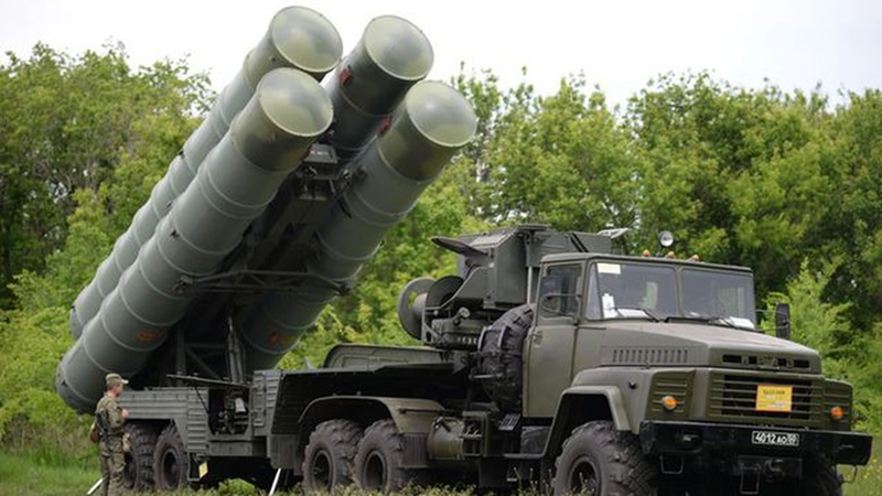 Hệ thống phòng không S-300 và S-400 có độ chính xác lên tới 100%, nhưng không được sử dụng để tấn công chính xác các mục tiêu mặt đất của quân đội Ukraine. Những số liệu này được đưa ra trong báo cáo mới nhất của Trung tâm Nghiên cứu Chiến lược và Quốc tế (CSIS). Ảnh: RT