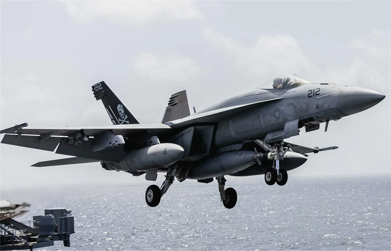 Trước khi Canada chọn F-35A, hai ứng viên còn lại trong chương trình thay thế máy bay chiến đấu là Boeing F/A-18E/F Super Hornet (Mỹ) và Saab Gripen E/F (Thụy Điển). Ảnh: US DoD