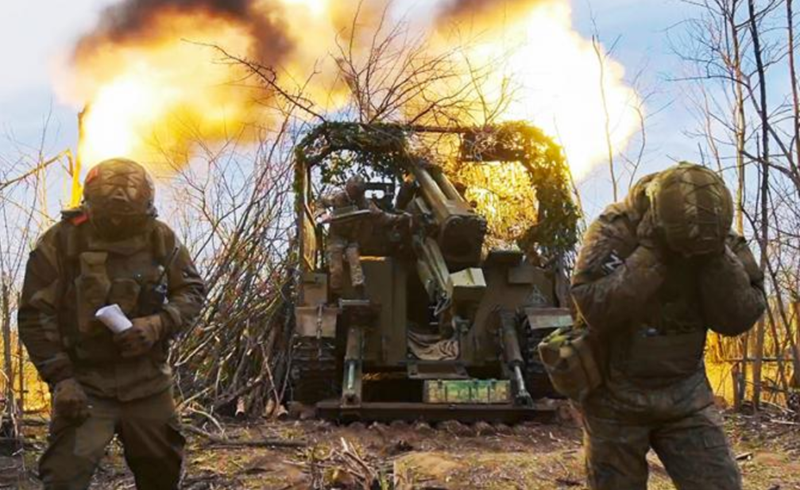 Hậu cần gần như tê liệt, việc tiếp tế giờ đây chỉ có thể dựa vào bộ binh mang vác tay hoặc sử dụng UAV vận chuyển số lượng nhỏ vật tư — quá ít để duy trì khả năng chiến đấu thực tế. Ảnh: TASS