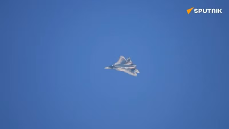 Máy bay Sukhoi Su-57 của Nga được phát triển theo chương trình PAK FA (Perspektivny Aviatsionny Kompleks Frontovoy Aviatsii) và thực hiện chuyến bay đầu tiên vào năm 2010, chính thức đưa vào biên chế năm 2020. Ảnh: Sputnik