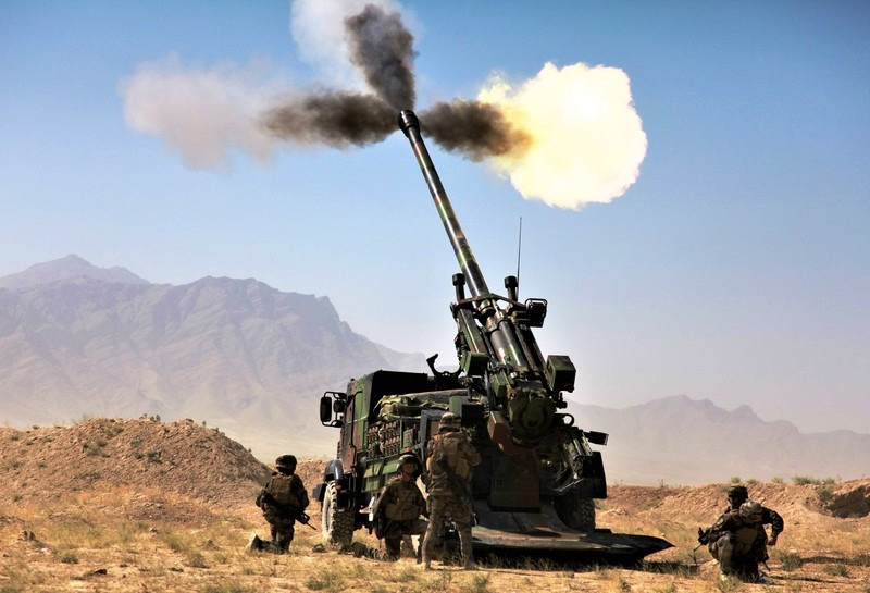 Kể từ khi được đưa vào Ukraine từ tháng 5/2022, với hơn 30 đơn vị, CAESAR đã được ca ngợi vì tính hiệu quả, các pháo thủ Ukraine cũng đã thành thạo sử dụng pháo trong thời gian ngắn. Tuy nhiên, pháo có lớp giáp mỏng, được thiết kế để ưu tiên tính cơ động, khiến nó dễ bị tấn công trực tiếp. Ảnh mil.in.ua