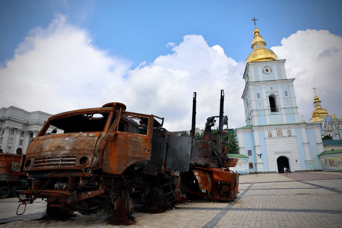 Sự xuất hiện của hệ thống rất hiện đại này đã phản ánh thách thức liên tục do máy bay không người lái, tên lửa và bom dẫn đường của Ukraine trên chiến trường. Đồng thời, có những thông tin chưa được xác minh từ Ukraine cho rằng, S-350 đã được đưa lên tuyến đầu là để bù đắp cho những thiếu sót của tổ hợp tên lửa Pantsir, vốn cũng chịu tổn thất nặng nề với ít nhất 27 chiếc đã bị mất.