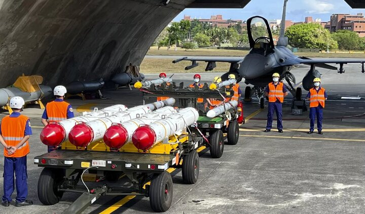 Không chỉ là một khoản đầu tư vào quốc phòng, thương vụ này còn phản ánh mối quan hệ chiến lược ngày càng khăng khít giữa Nhật Bản và Hoa Kỳ. Trong bối cảnh Ấn Độ Dương - Thái Bình Dương đang trở thành điểm nóng địa chính trị, việc Mỹ phê duyệt hợp đồng bán tên lửa được xem như một bước đi nhằm củng cố liên minh chiến lược giữa hai nước, đồng thời giúp Nhật Bản tăng cường khả năng răn đe và phòng thủ.