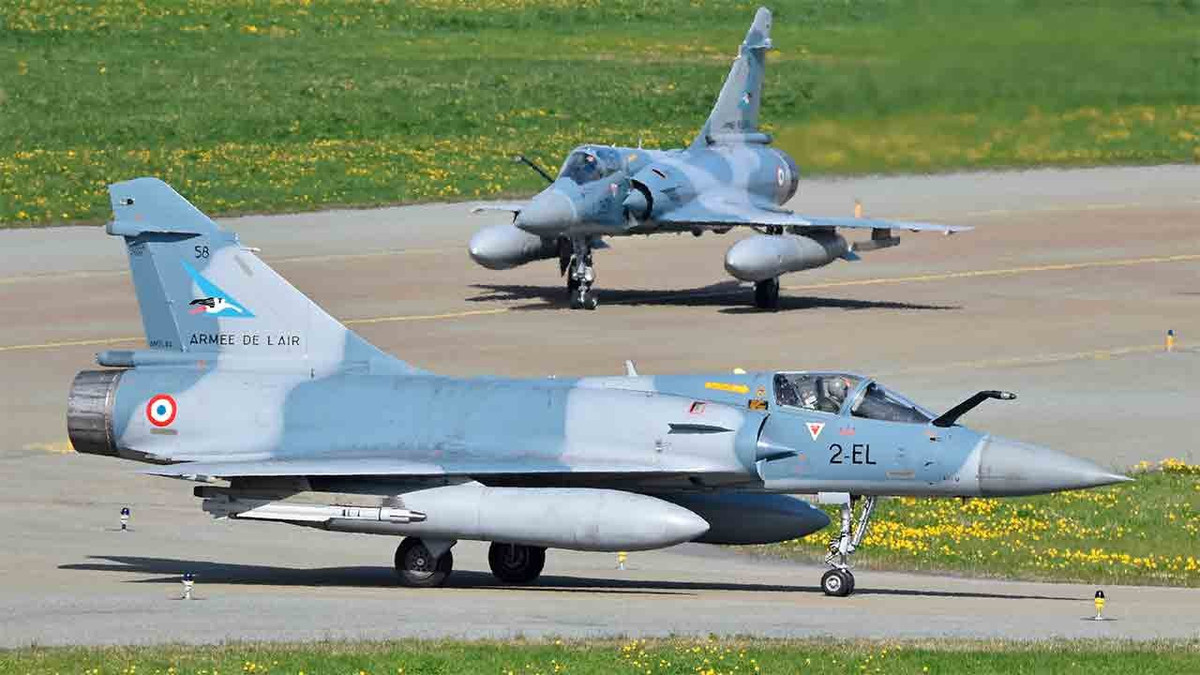 Tổng thống Ukraine Volodymyr Zelensky đã xác nhận sự tham gia của cả máy bay phản lực F-16 và Mirage, tuyên bố trên phương tiện truyền thông ông nói: "Hôm nay, máy bay phản lực chiến đấu F-16 và máy bay Mirage do Pháp cung cấp đã được sử dụng để bảo vệ bầu trời Ukraine. Đặc biệt, Mirage đã đánh chặn thành công tên lửa hành trình của Nga".